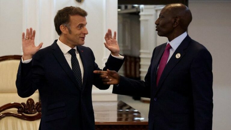 Visite de Macron au Kenya : un président détendu ?
