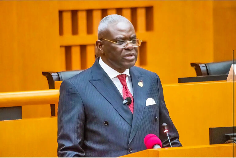 Congo-Brazzaville : sous l’œil des députés, le grand oral d’Anatole Collinet Makosso