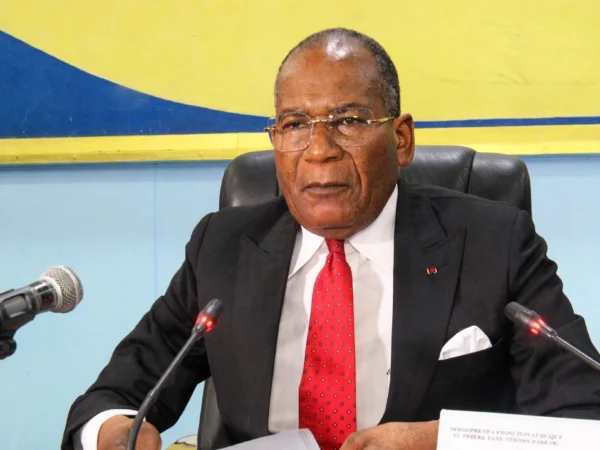 Le ministre d'État Pierre Mabiala le 23.07.2026 à Brazzaville face à ses admnistrés