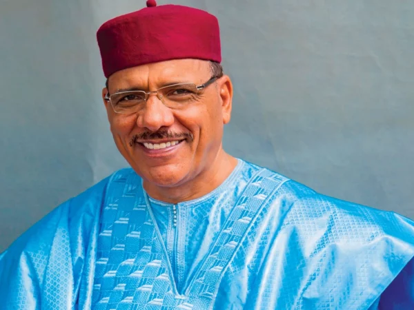 Mohamed Bazoum, Ancien Président élu du Niger (studio_portrait_photo real)