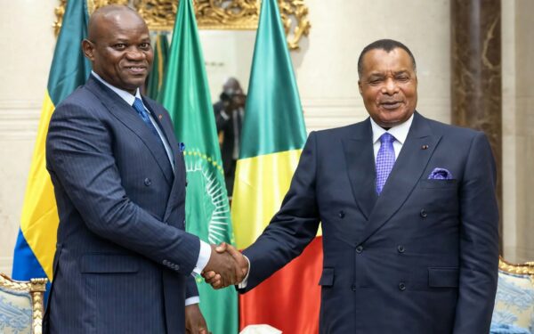 Rencontre entre Brice Oligui Nguema et Denis Sassou Nguesso. Source -APAnews