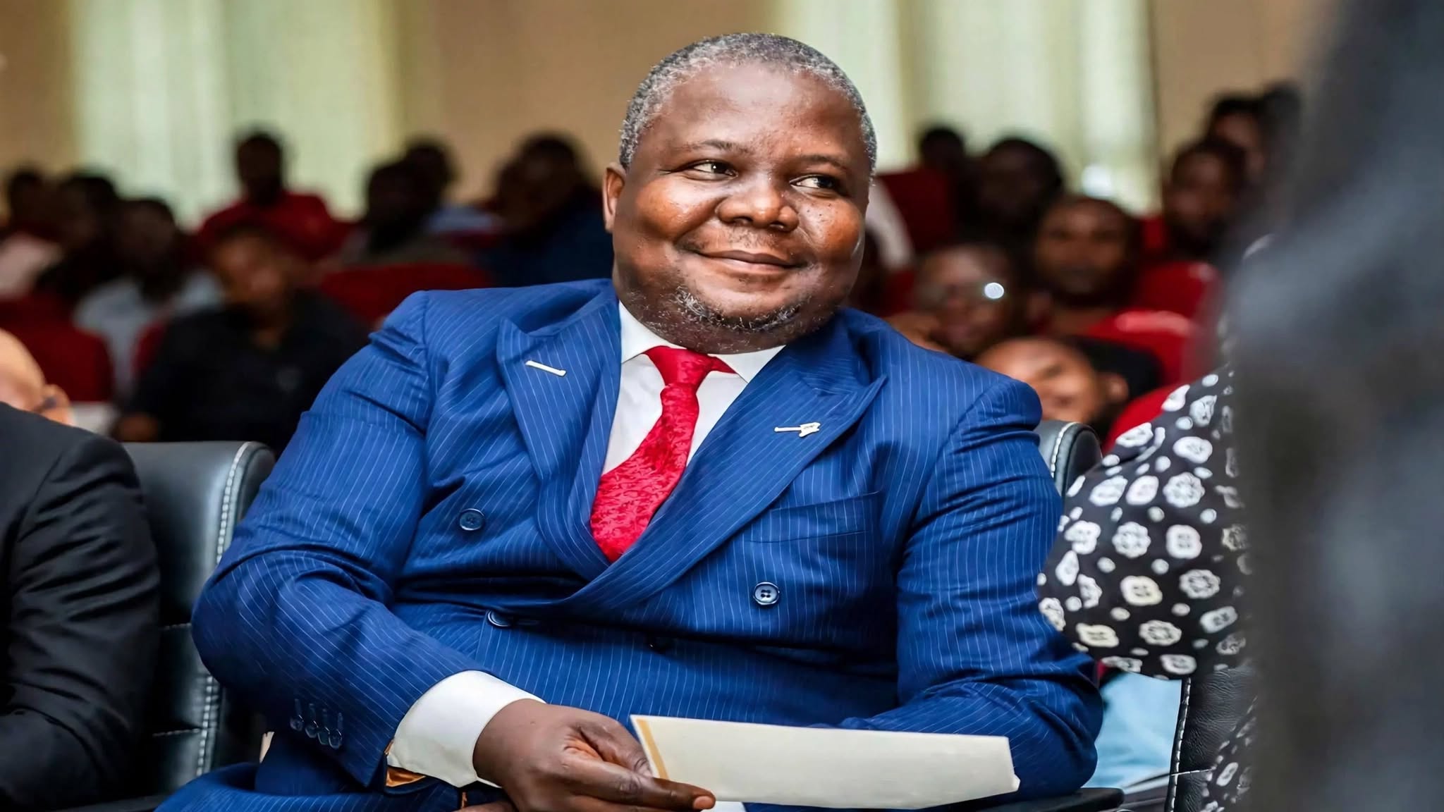 Congo : sept mois après la présidentielle, que cherche Digne Elvis Tsalissan Okombi en rouvrant le brûlant dossier de la Constitution ?